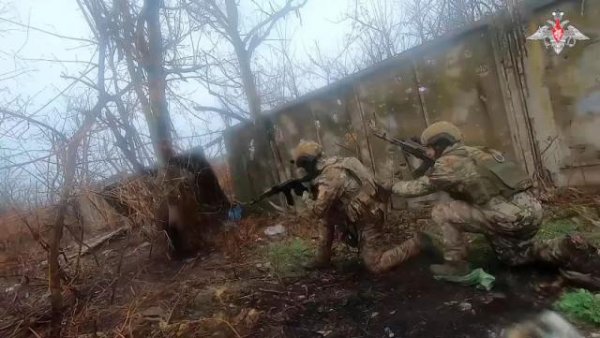 开云体育(中国)官方网站俄军士兵在顿巴斯作战-开云官网登录入口 开云app官网入口