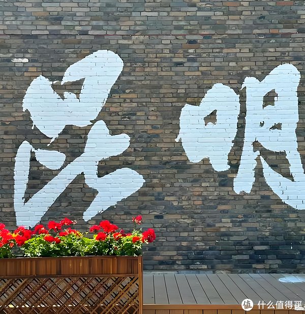 体育游戏app平台雪山、峡谷、河流与桃花交相照映-开云官网登录入口 开云app官网入口