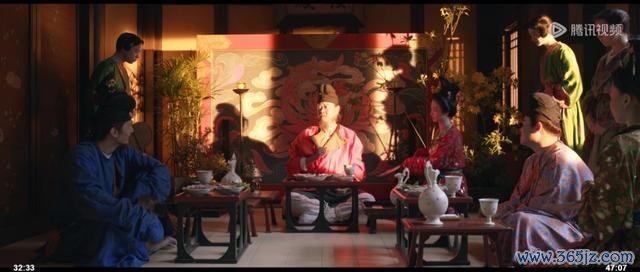 《长安的荔枝》的写实主义影相造型 硬光下的历史质感
